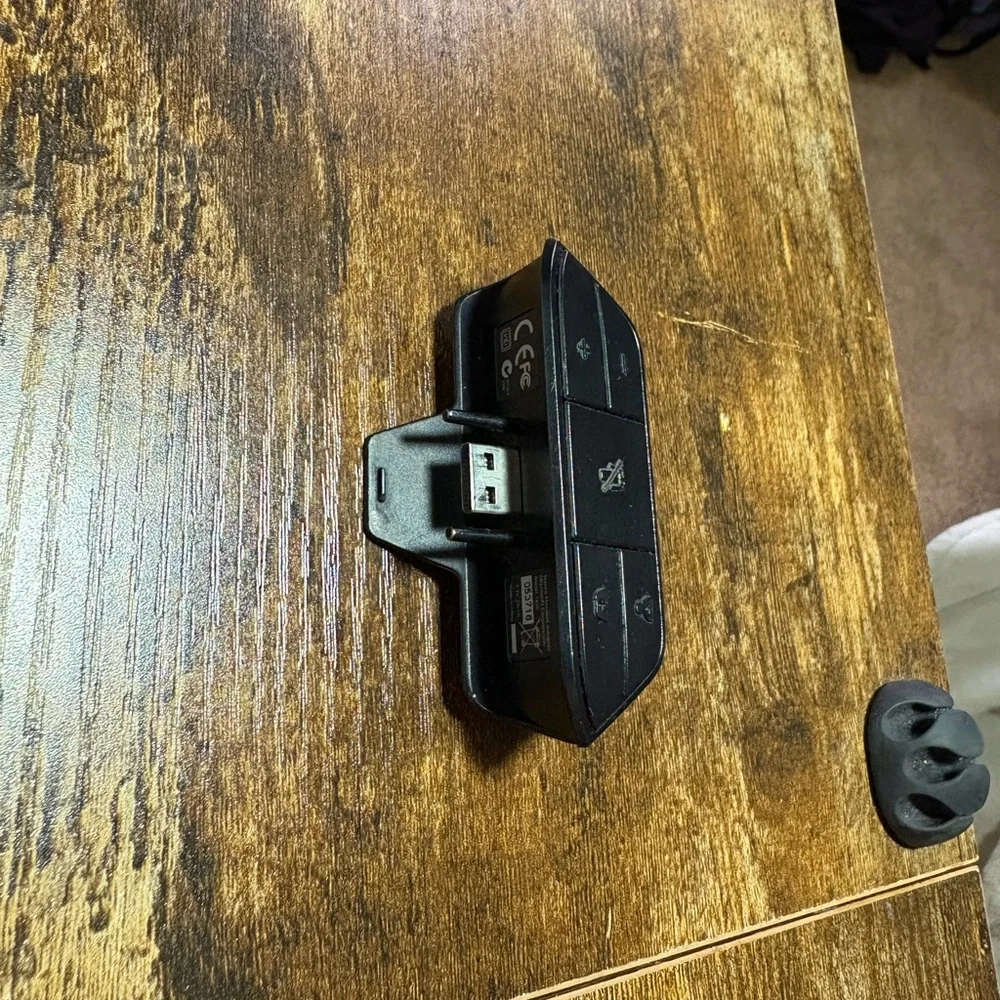 Headset Adapter for Xbox Controllers - Picture 3 of 5